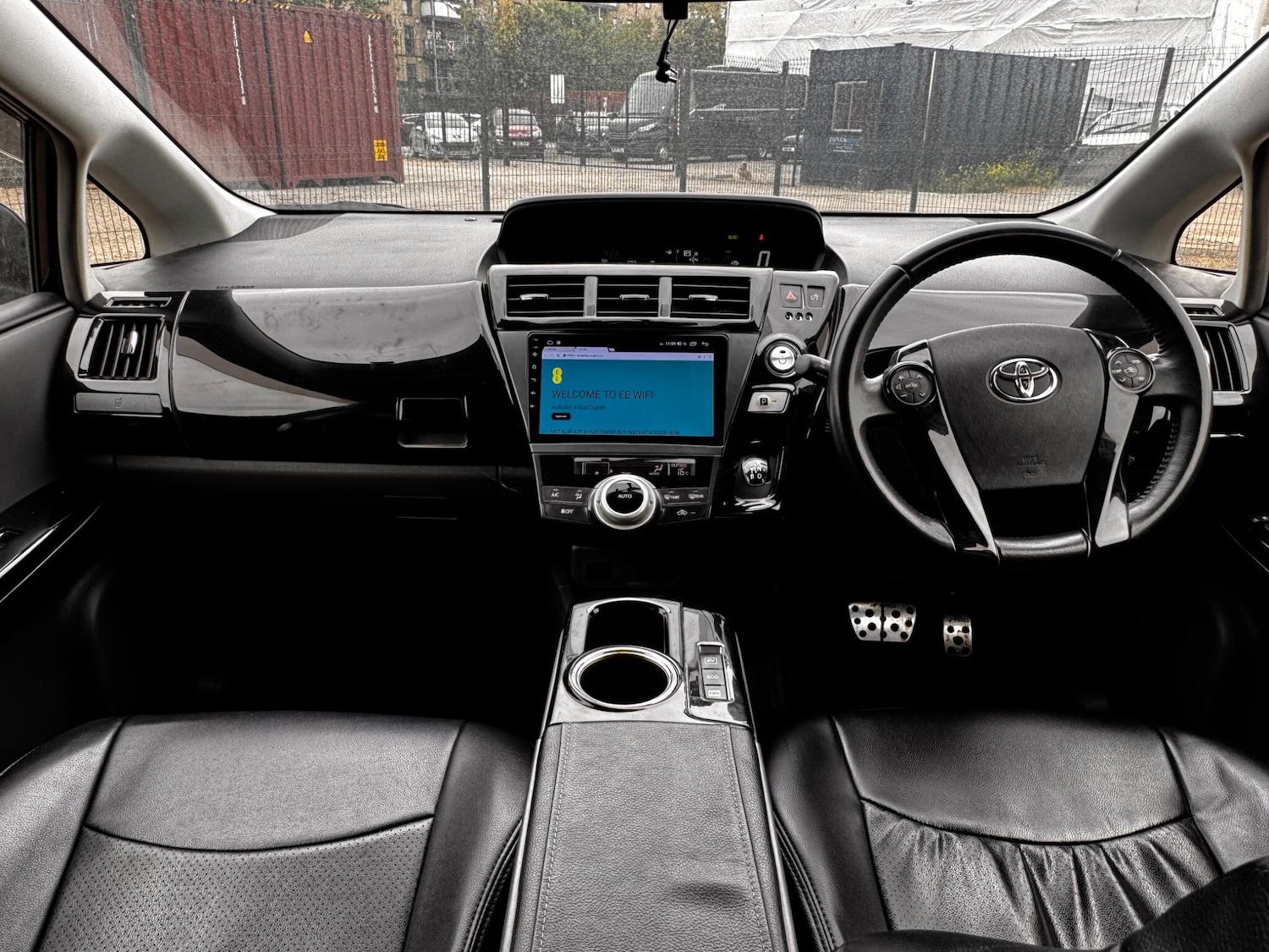 Used Toyota Prius+ 2024 for sale - 76239369: Photo 31