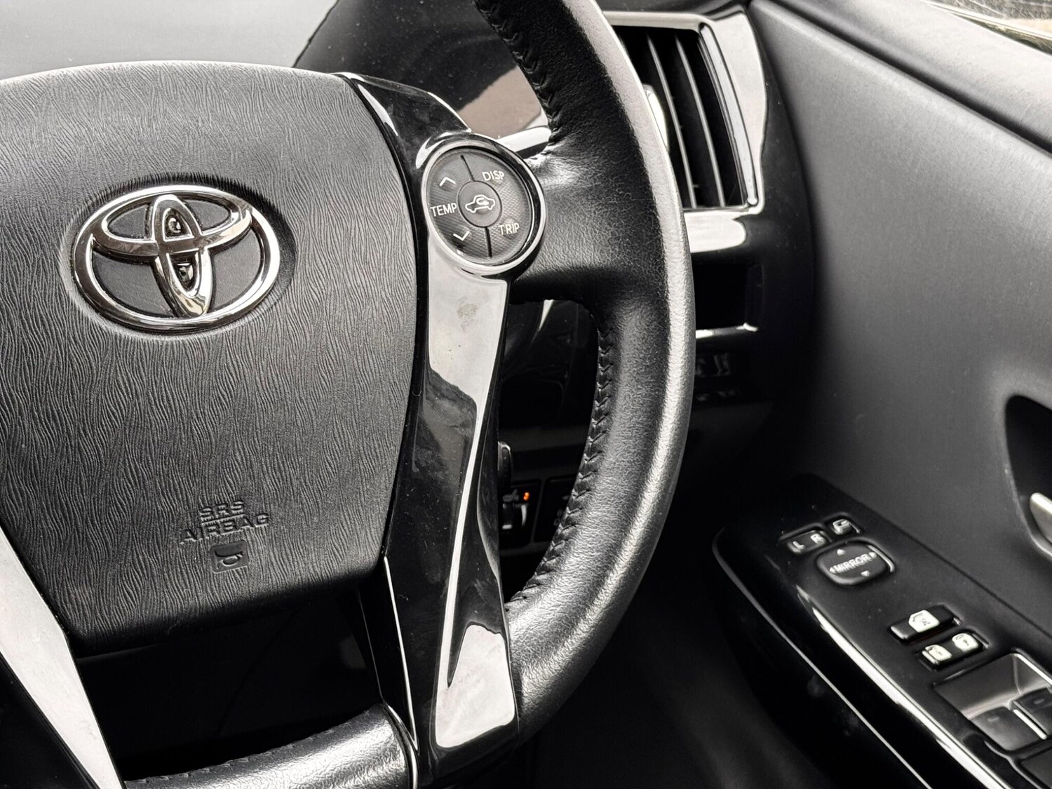 Used Toyota Prius+ 2024 for sale - 76239369: Photo 37