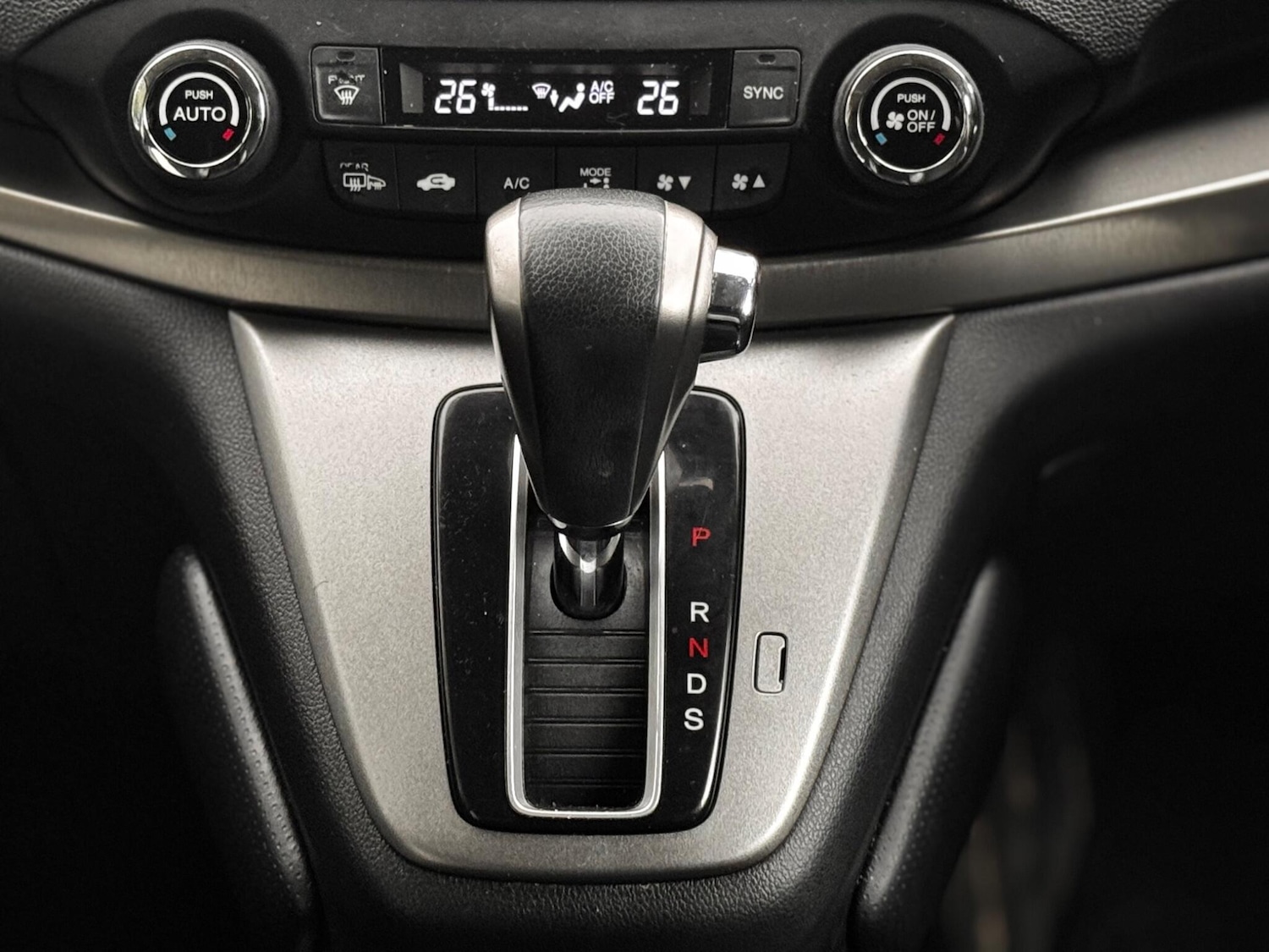 Used Honda CR-V 2014 for sale - 76918640: Photo 16