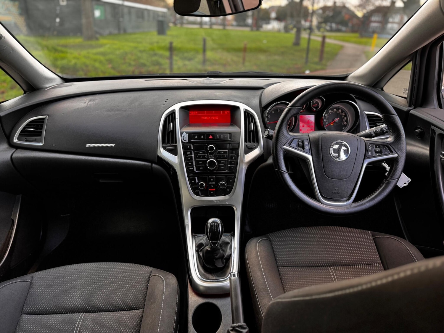 Used Vauxhall Astra 2015 for sale - 77050224: Photo 16