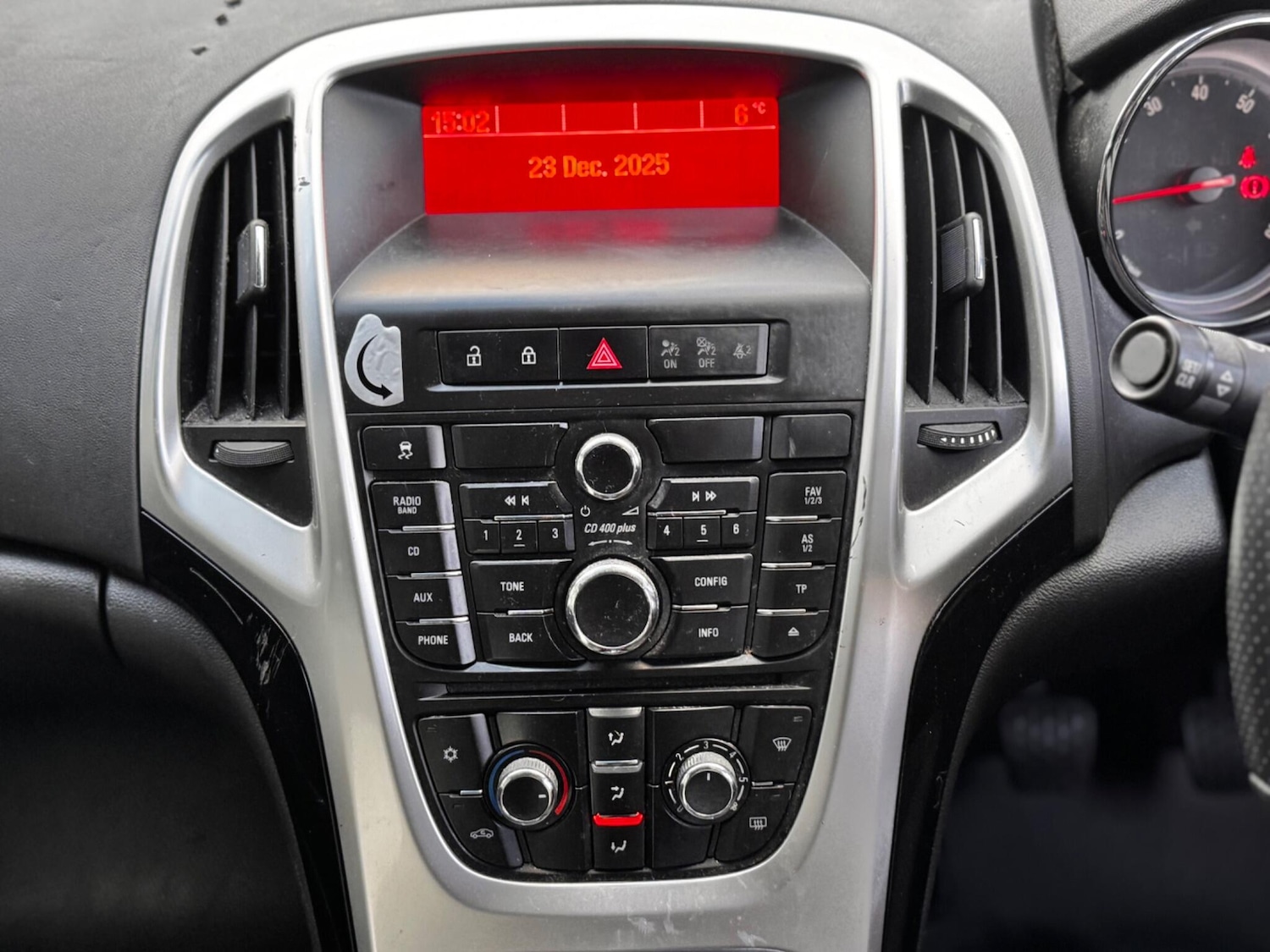 Used Vauxhall Astra 2015 for sale - 77050224: Photo 24