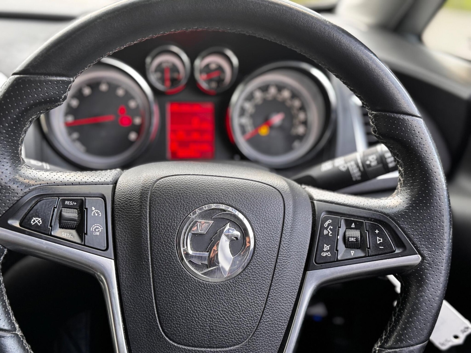 Used Vauxhall Astra 2015 for sale - 77050224: Photo 28