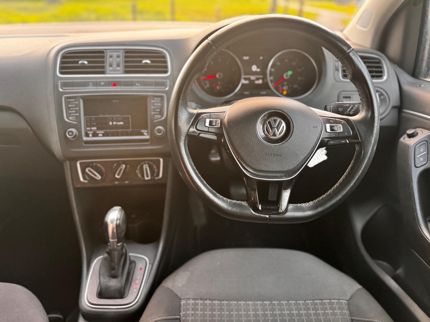 Used Volkswagen Polo 2016 for sale - 76700675: Photo 17