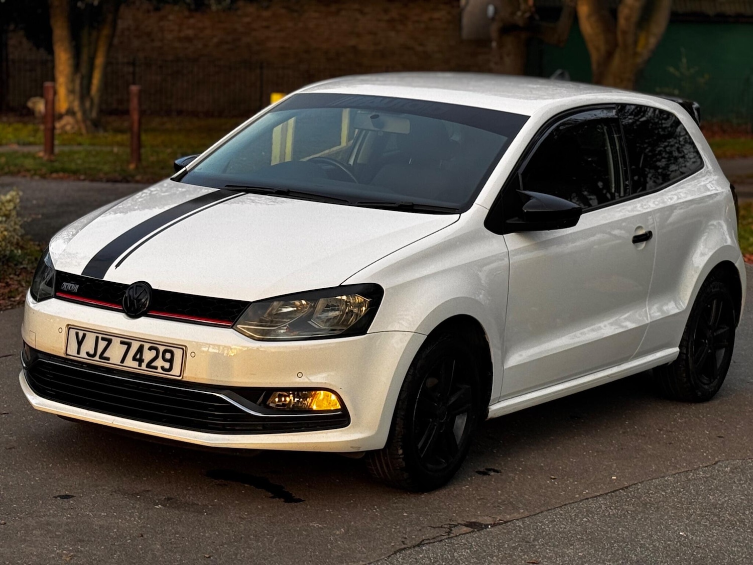 Used Volkswagen Polo 2016 for sale - 76700675: Photo 2