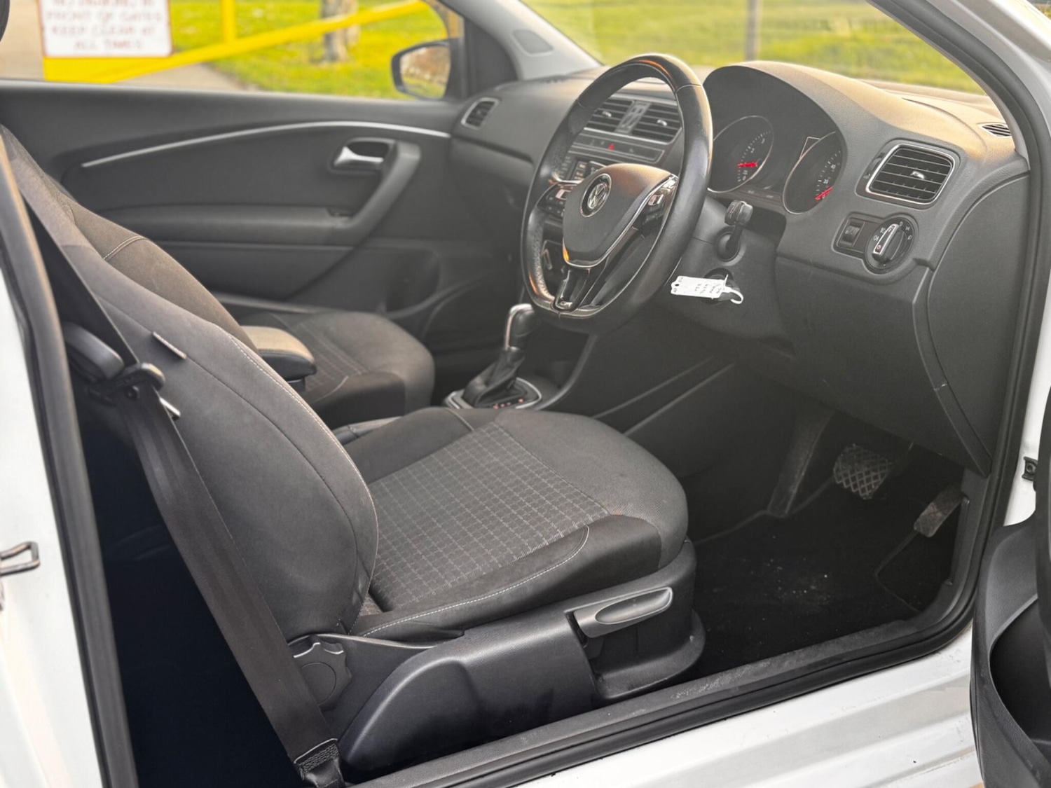 Used Volkswagen Polo 2016 for sale - 76700675: Photo 21