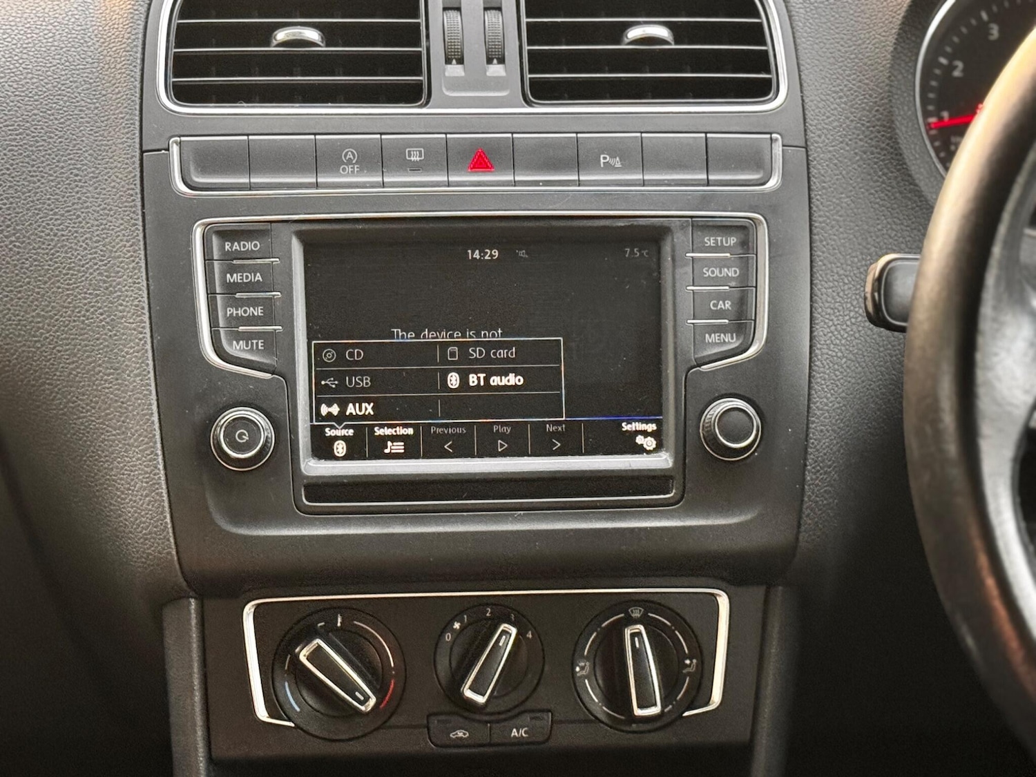 Used Volkswagen Polo 2016 for sale - 76700675: Photo 29