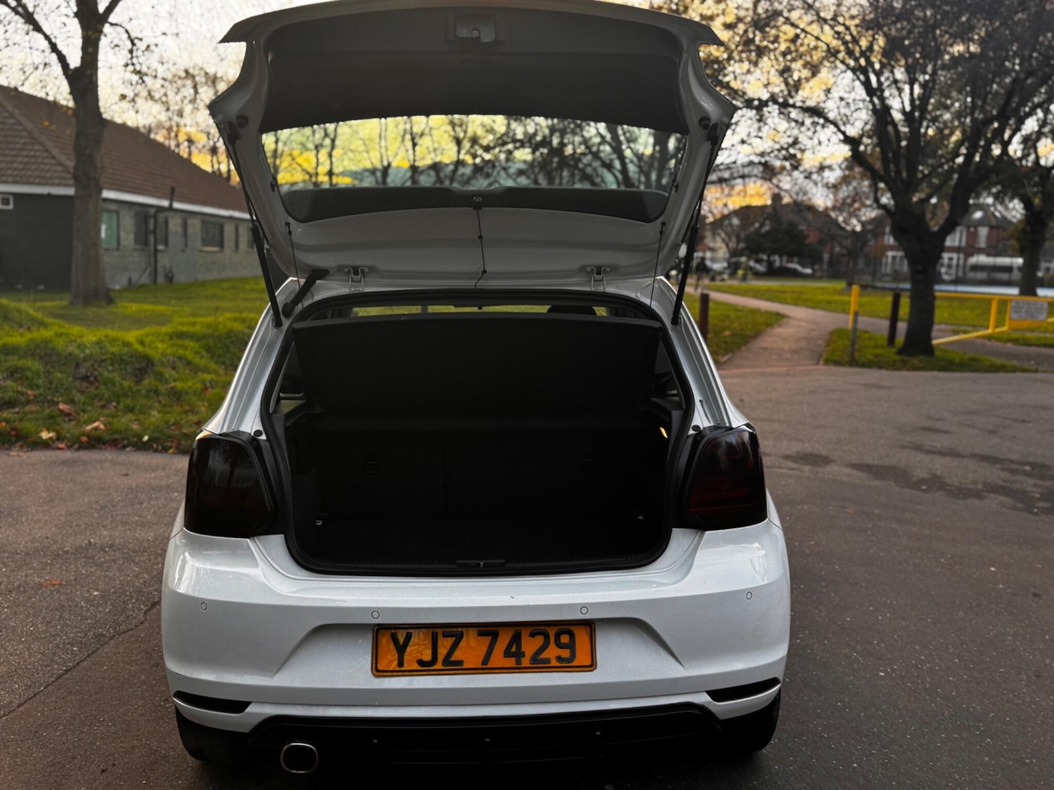 Used Volkswagen Polo 2016 for sale - 76700675: Photo 33
