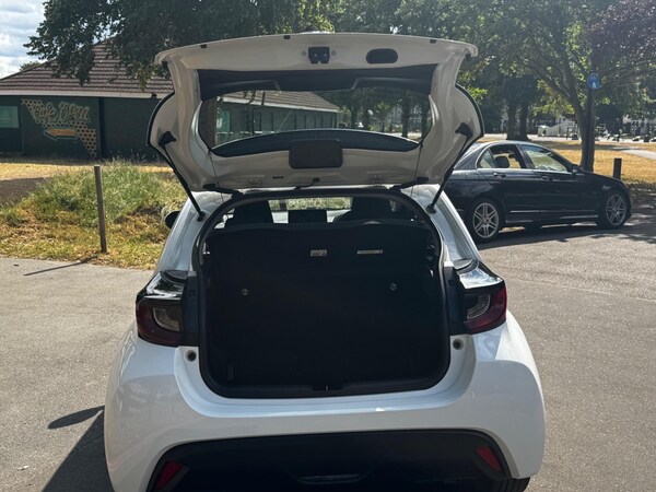 Used Toyota Yaris 2022 for sale - 75139651: Photo 19