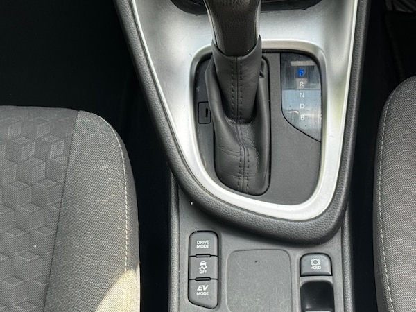 Used Toyota Yaris 2022 for sale - 75139651: Photo 33