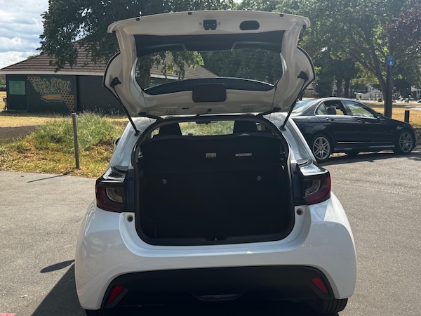 Used Toyota Yaris 2022 for sale - 75139651: Photo 54