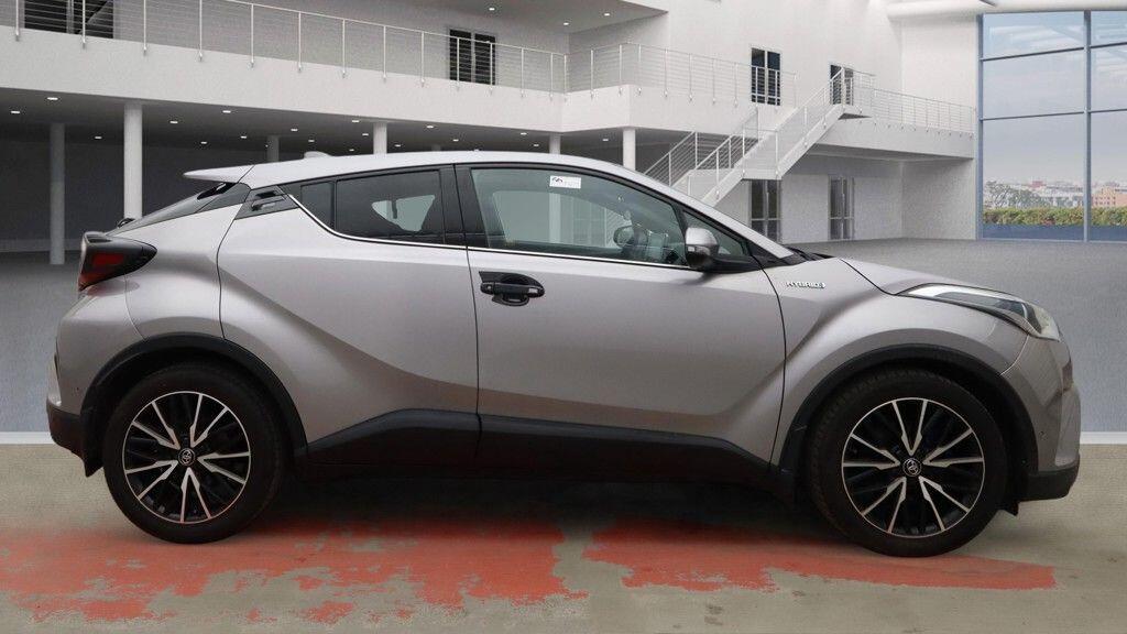 Used Toyota C-HR 2017 for sale - 77738377: Photo 5