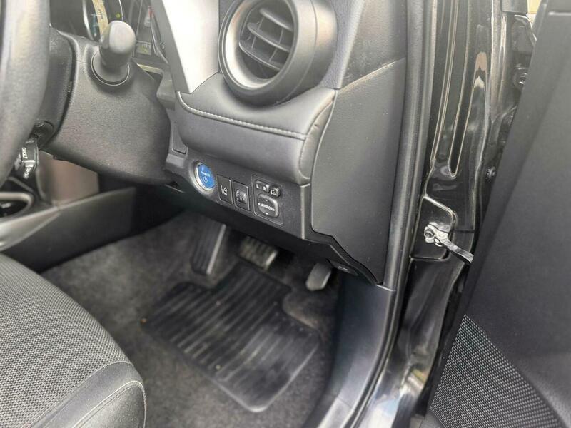 Used Toyota RAV4 2017 for sale - 77537180: Photo 18