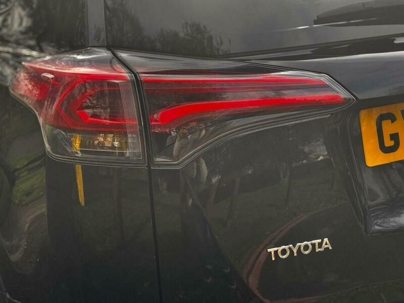 Used Toyota RAV4 2017 for sale - 77537180: Photo 24