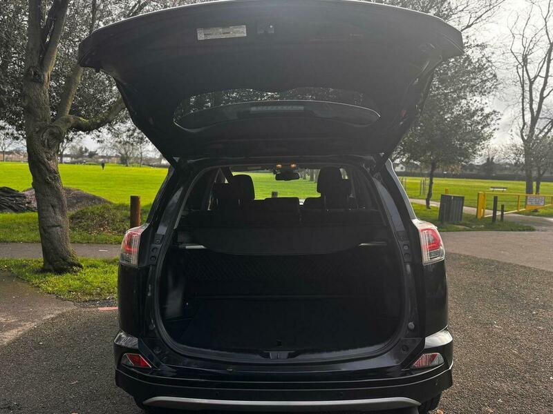 Used Toyota RAV4 2017 for sale - 77537180: Photo 30