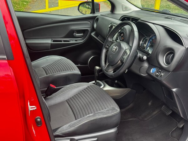 Used Toyota Yaris 2015 for sale - 75414729: Photo 45