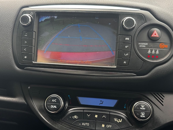 Used Toyota Yaris 2015 for sale - 75414729: Photo 46