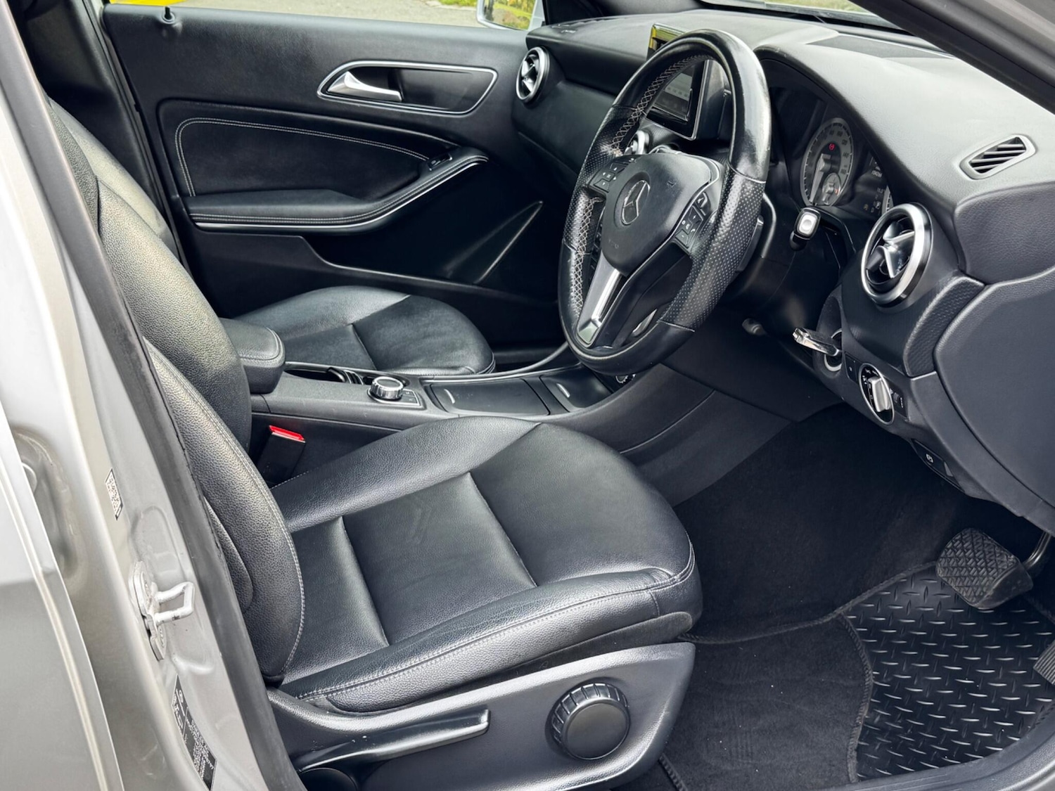 Used Mercedes-Benz A-Class 2015 for sale - 76152379: Photo 15