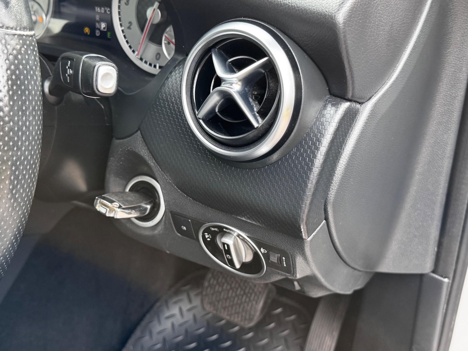 Used Mercedes-Benz A-Class 2015 for sale - 76152379: Photo 16