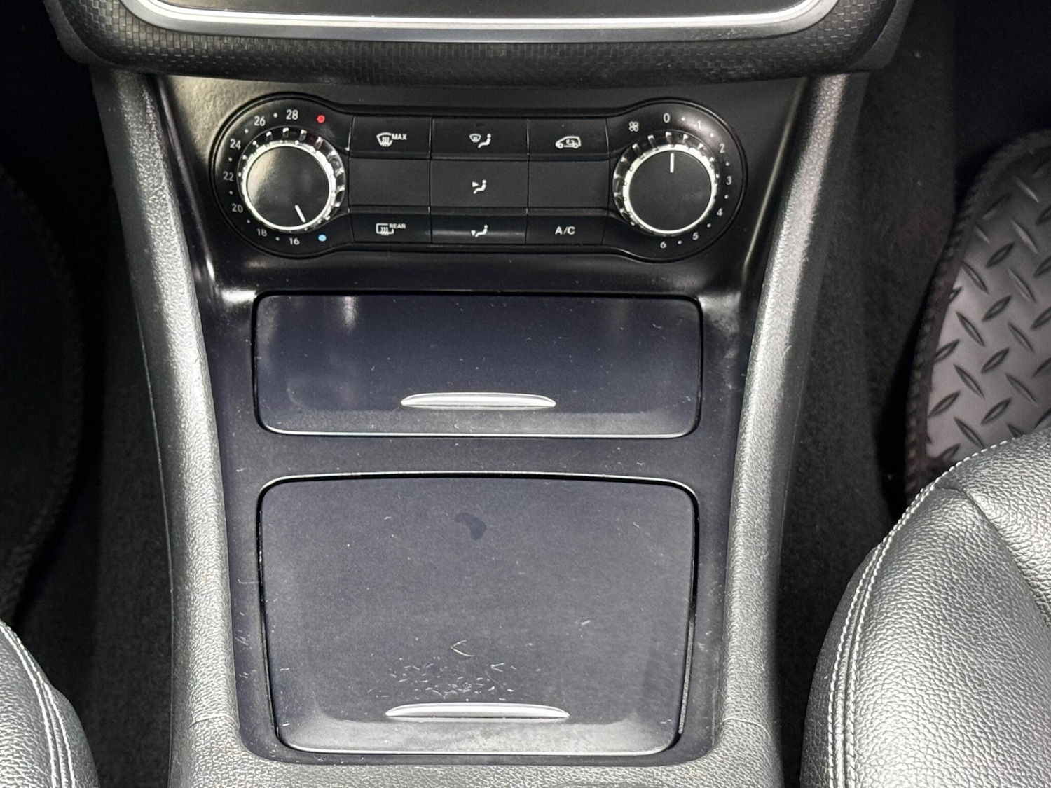 Used Mercedes-Benz A-Class 2015 for sale - 76152379: Photo 25
