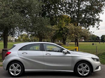 Used Mercedes-Benz A-Class 2015 for sale - 76152379: Photo 2