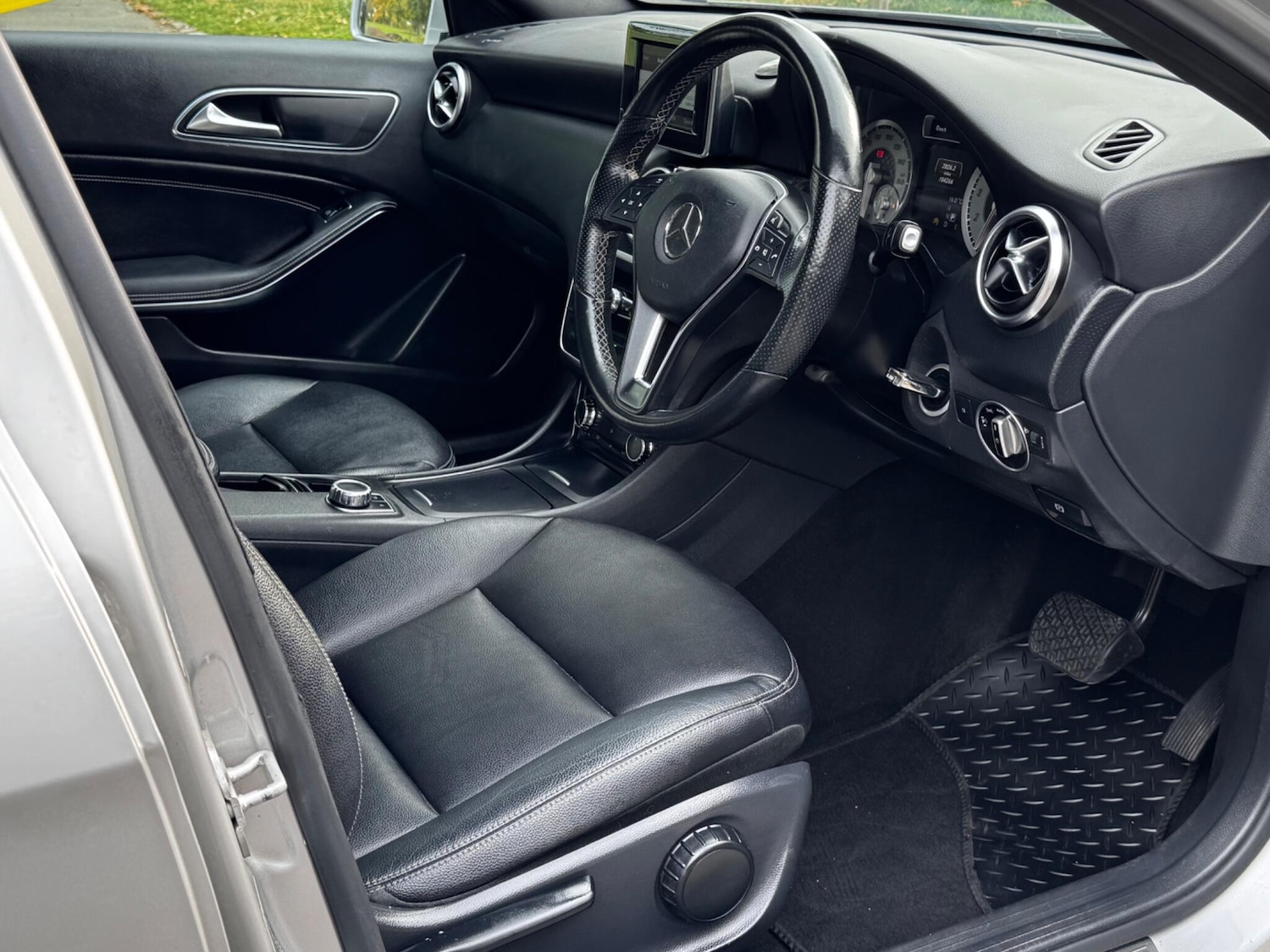 Used Mercedes-Benz A-Class 2015 for sale - 76152379: Photo 43