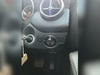 Used Mercedes-Benz A-Class 2016 for sale - 77808327: Photo