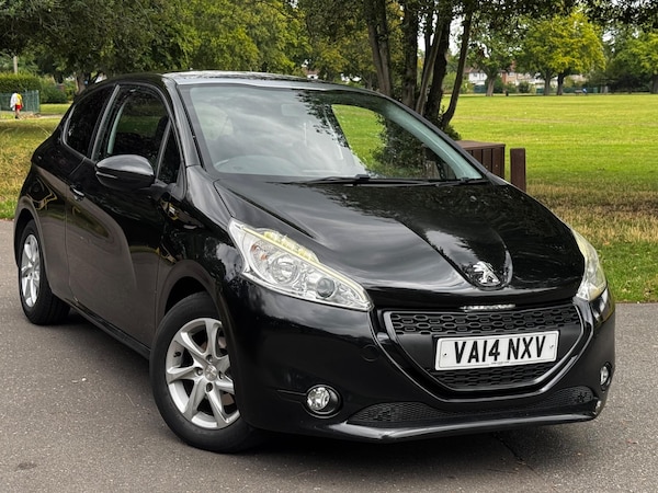 Cheap Peugeot 208 (14) - 1.2 VTi Style Euro 5 3dr for sale in Dagenham, Greater London