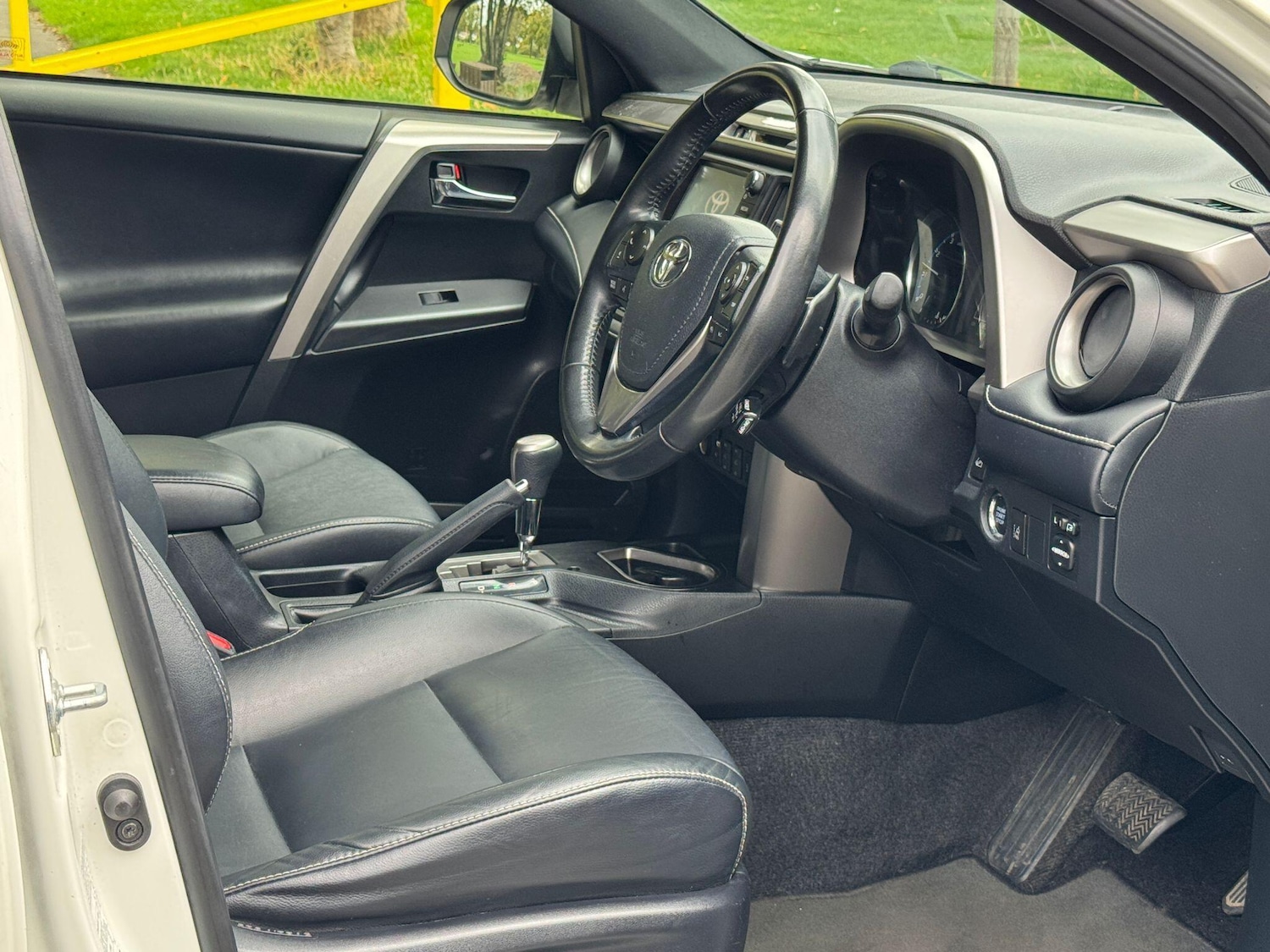 Used Toyota RAV4 2019 for sale - 76000838: Photo 11