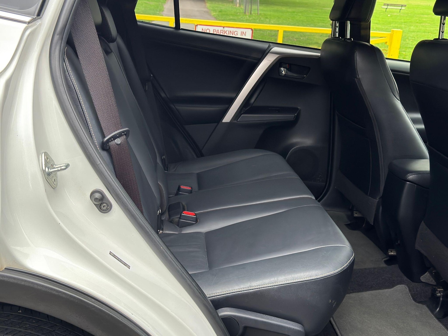 Used Toyota RAV4 2019 for sale - 76000838: Photo 12