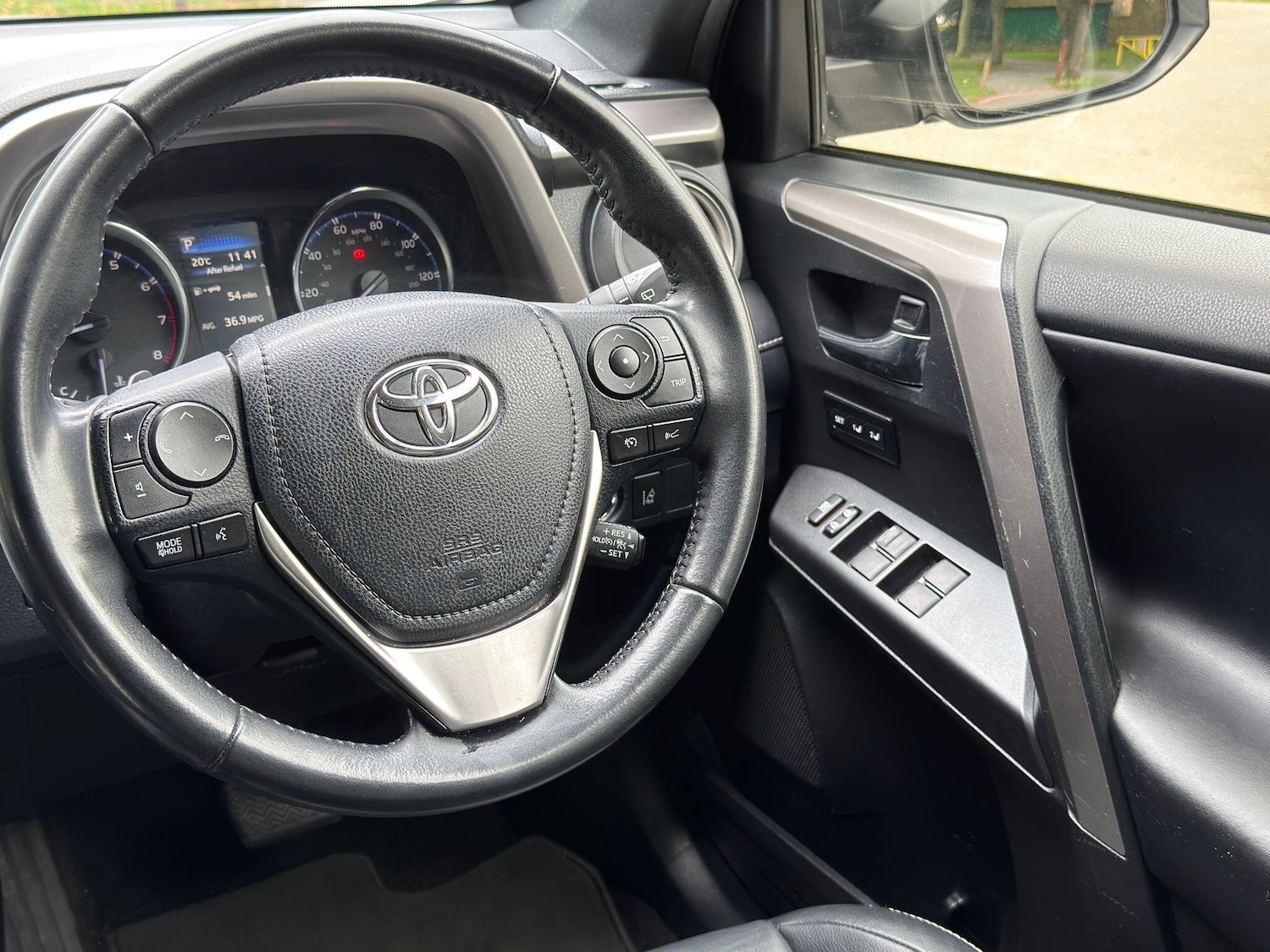 Used Toyota RAV4 2019 for sale - 76000838: Photo 28