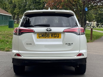 Used Toyota RAV4 2019 for sale - 76000838: Photo 4