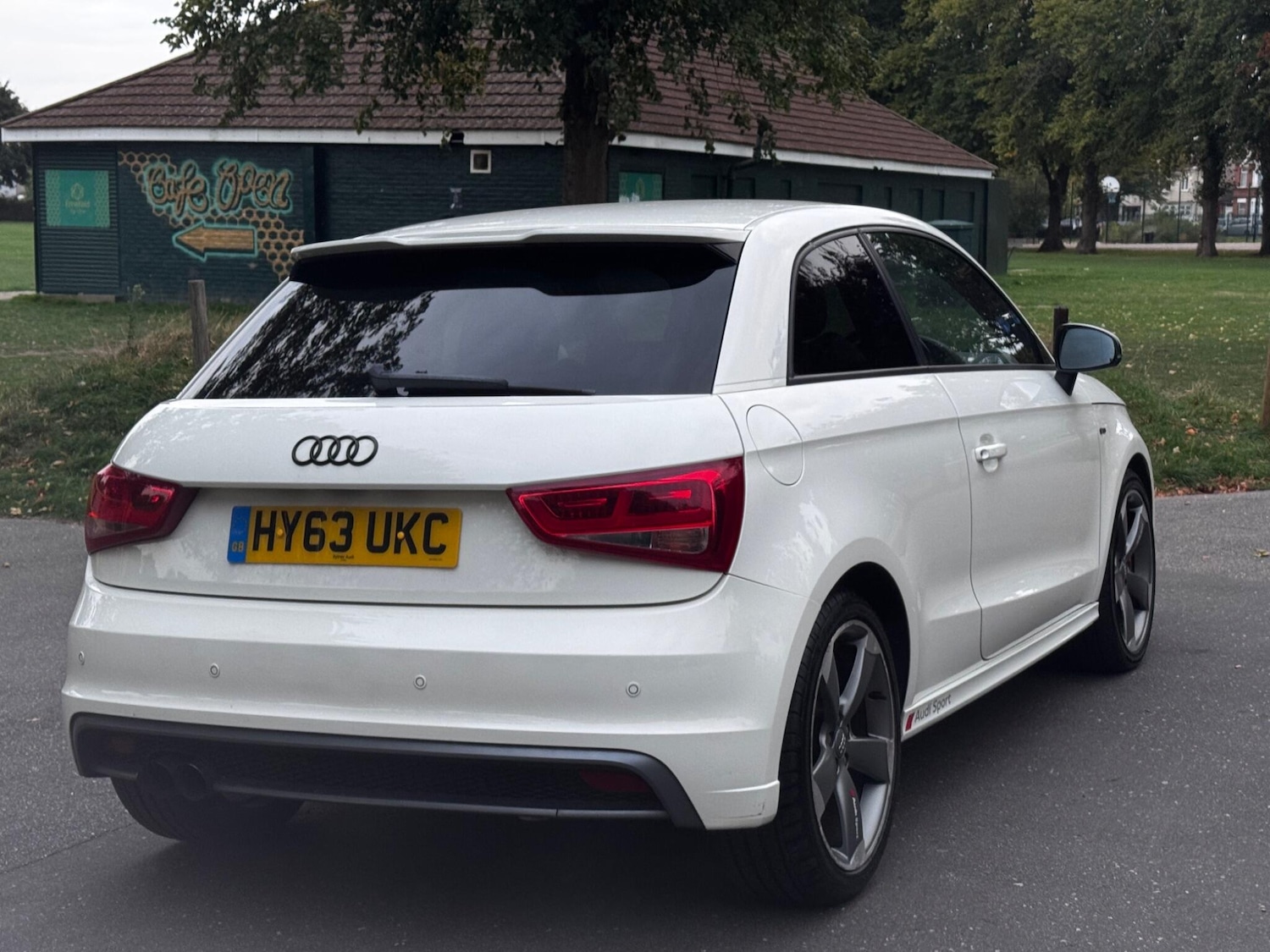 Used Audi A1 2013 for sale - 76060092: Photo 3
