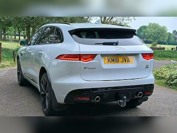Used Jaguar F-Pace 2018 for sale - 79441311: Photo