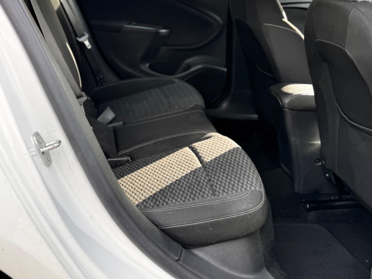 Used Vauxhall Astra 2017 for sale - 76398686: Photo 26