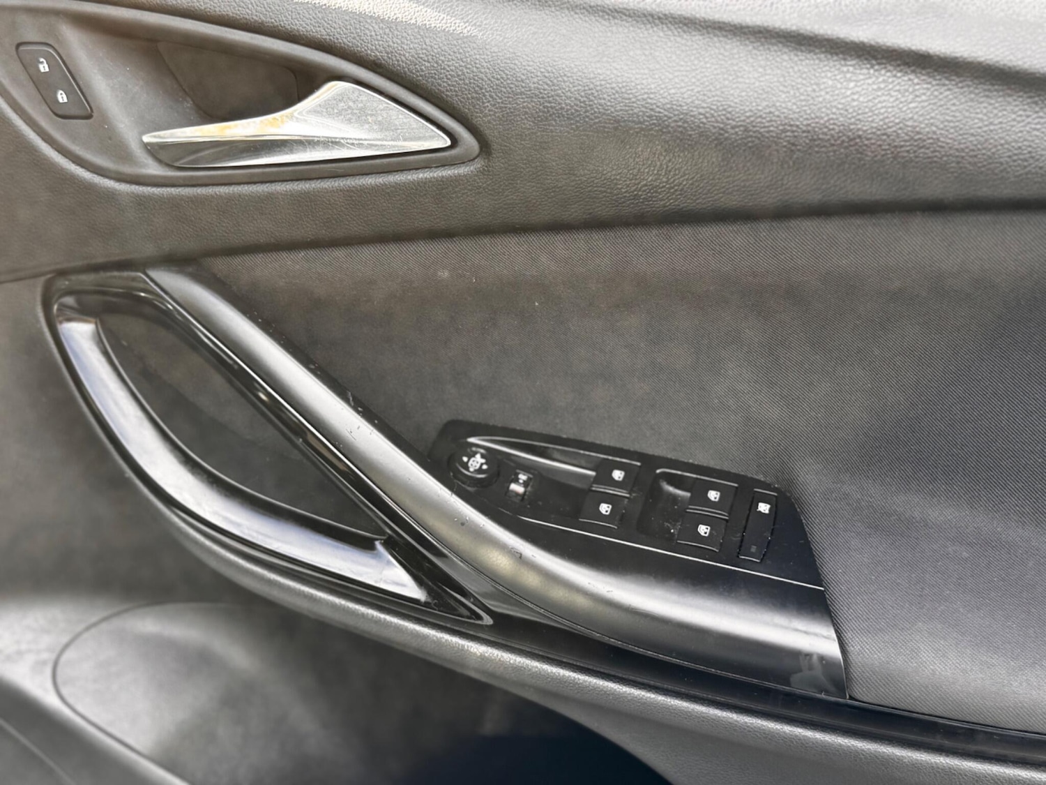 Used Vauxhall Astra 2017 for sale - 76398686: Photo 28