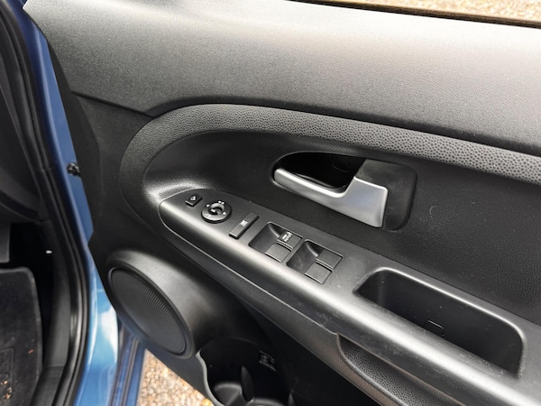 Used Kia Venga 2012 for sale - 76247713: Photo 18