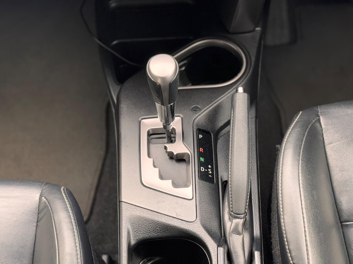 Used Toyota RAV4 2016 for sale - 76993736: Photo 24