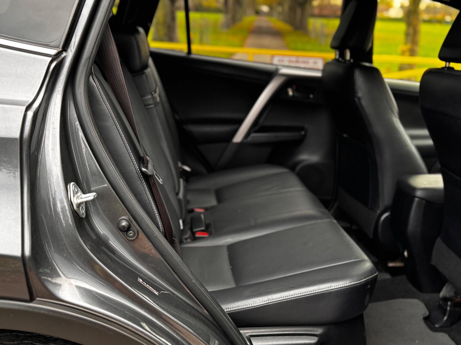 Used Toyota RAV4 2016 for sale - 76993736: Photo 27