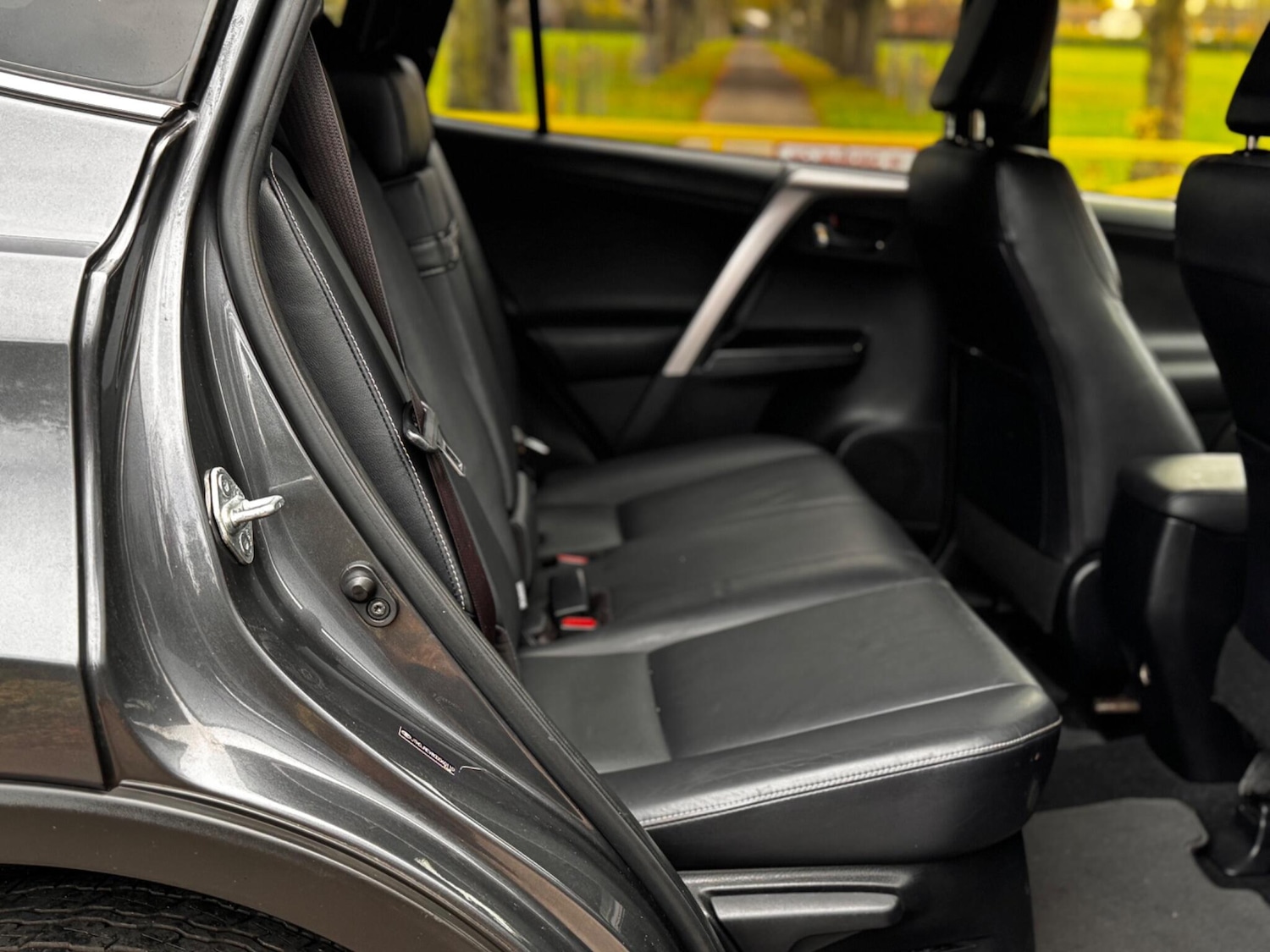 Used Toyota RAV4 2016 for sale - 76993736: Photo 28