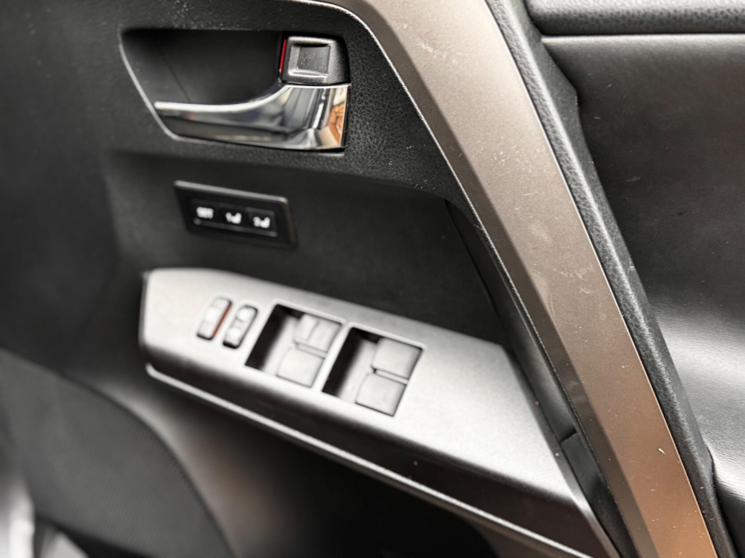 Used Toyota RAV4 2016 for sale - 76993736: Photo 29