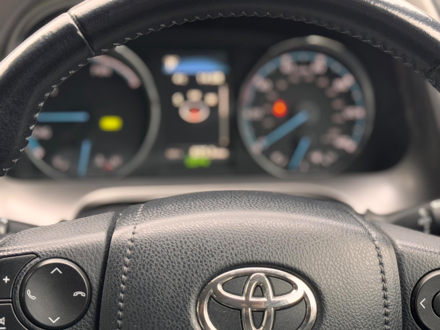 Used Toyota RAV4 2016 for sale - 76993736: Photo 41