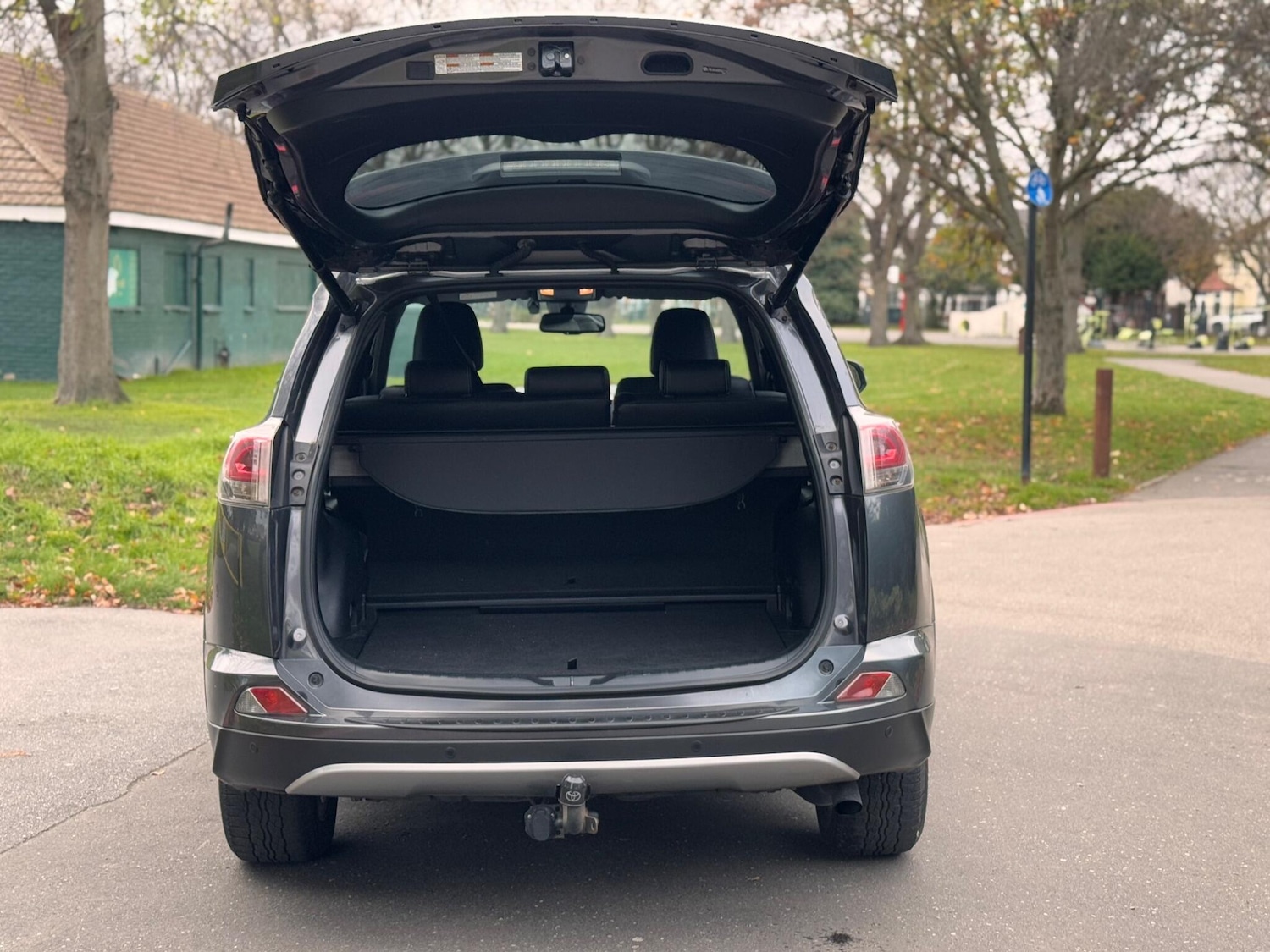 Used Toyota RAV4 2016 for sale - 76993736: Photo 45