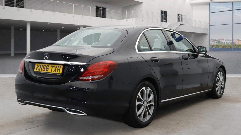 Used Mercedes-Benz C Class 2016 for sale - 76561124: Photo 4