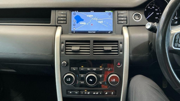 Used Land Rover Discovery Sport 2017 for sale - 76246651: Photo 11
