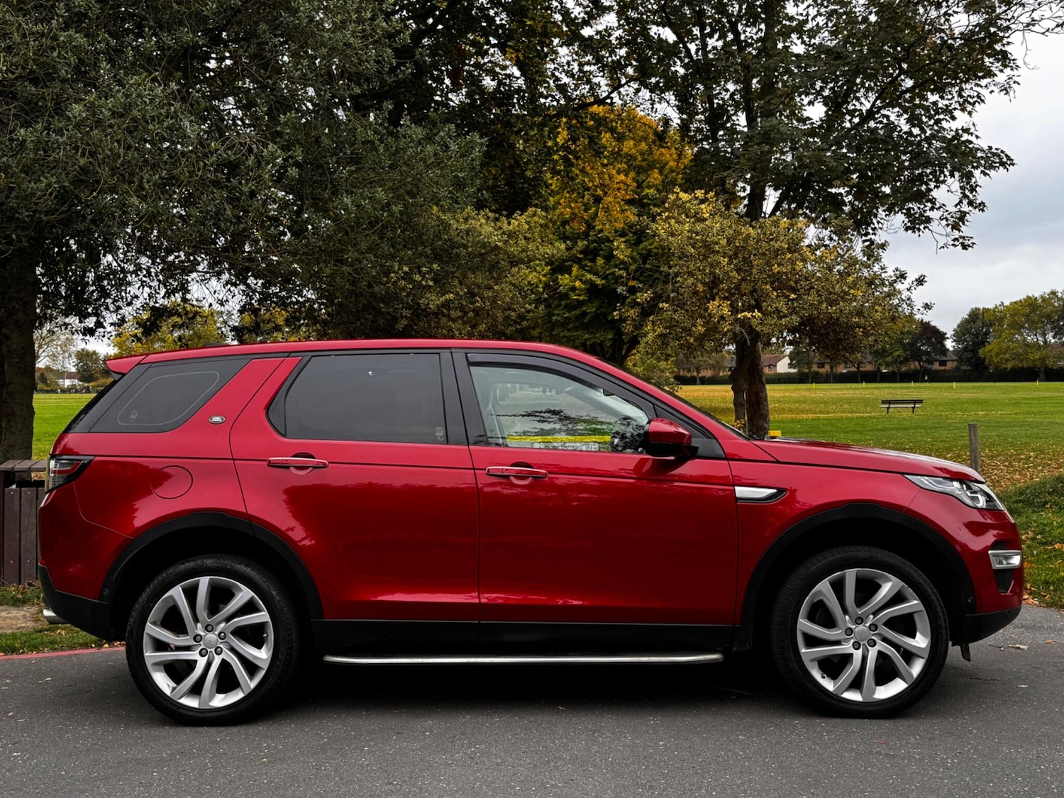 Used Land Rover Discovery Sport 2017 for sale - 76246651: Photo 2
