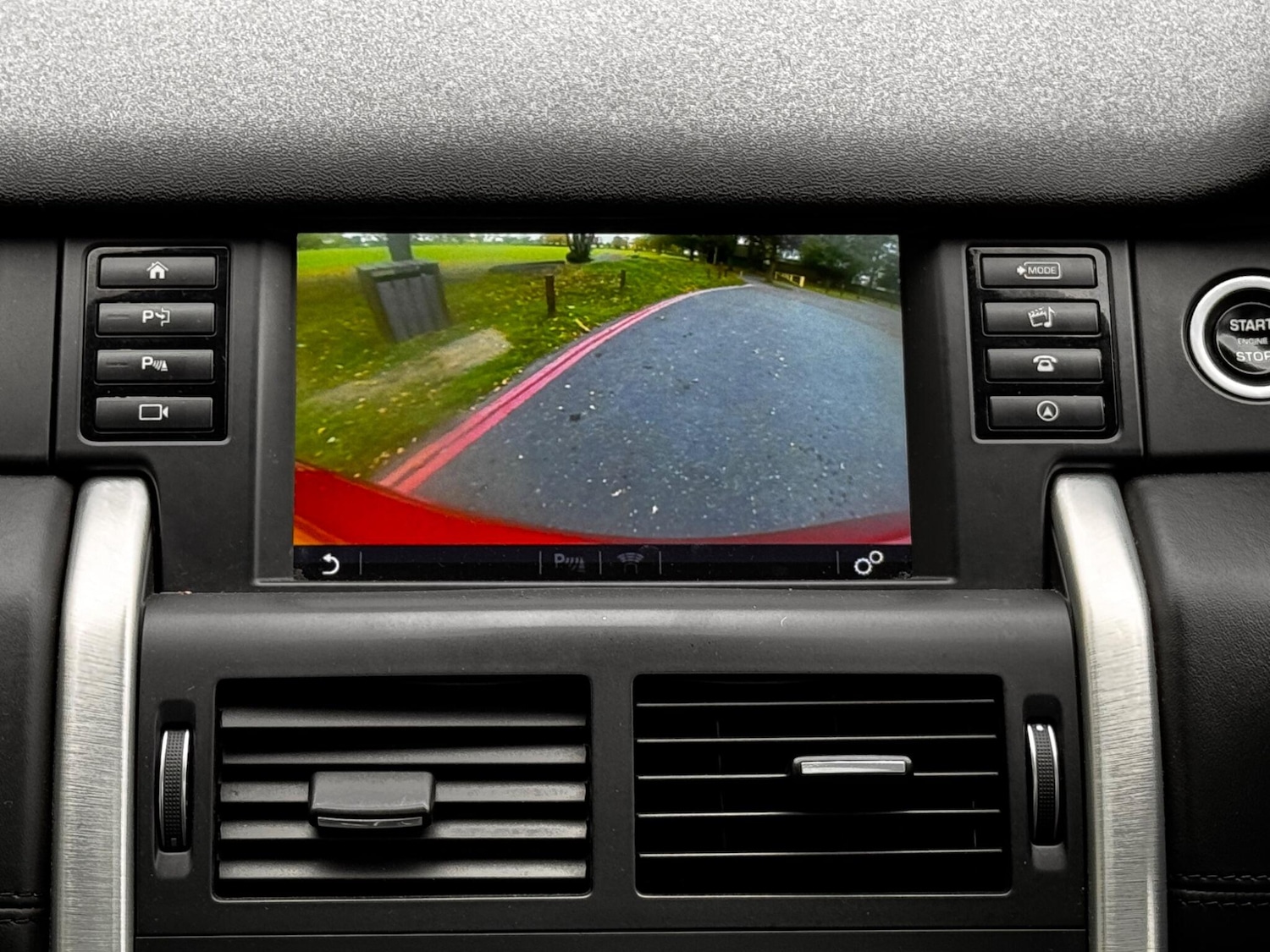 Used Land Rover Discovery Sport 2017 for sale - 76246651: Photo 24