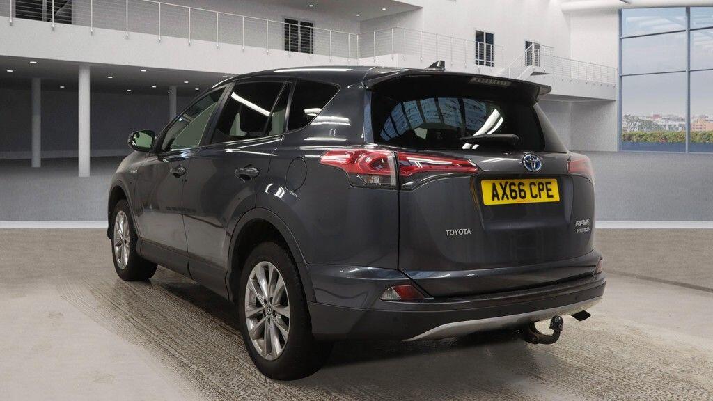 Used Toyota RAV4 2016 for sale - 76633510: Photo 3