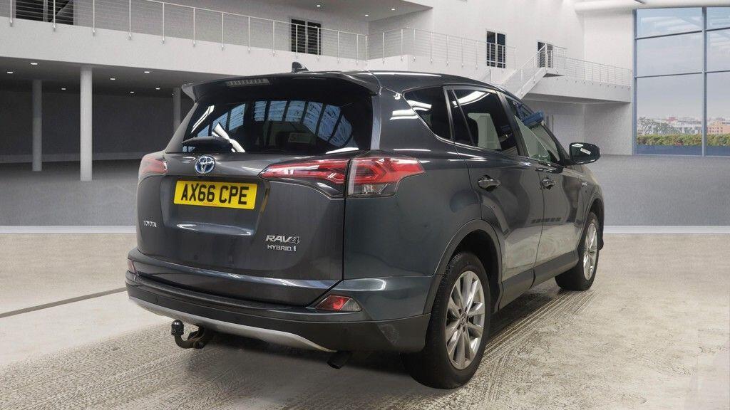Used Toyota RAV4 2016 for sale - 76633510: Photo 4