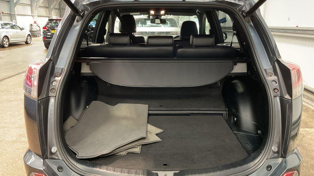 Used Toyota RAV4 2016 for sale - 76633510: Photo 7