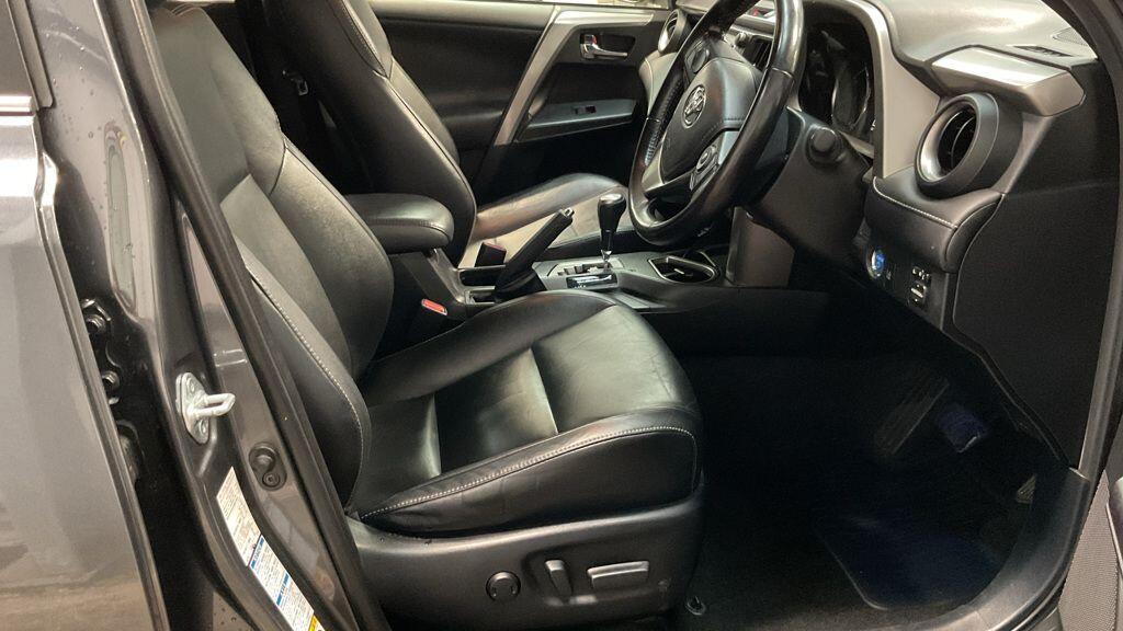 Used Toyota RAV4 2016 for sale - 76633510: Photo 8